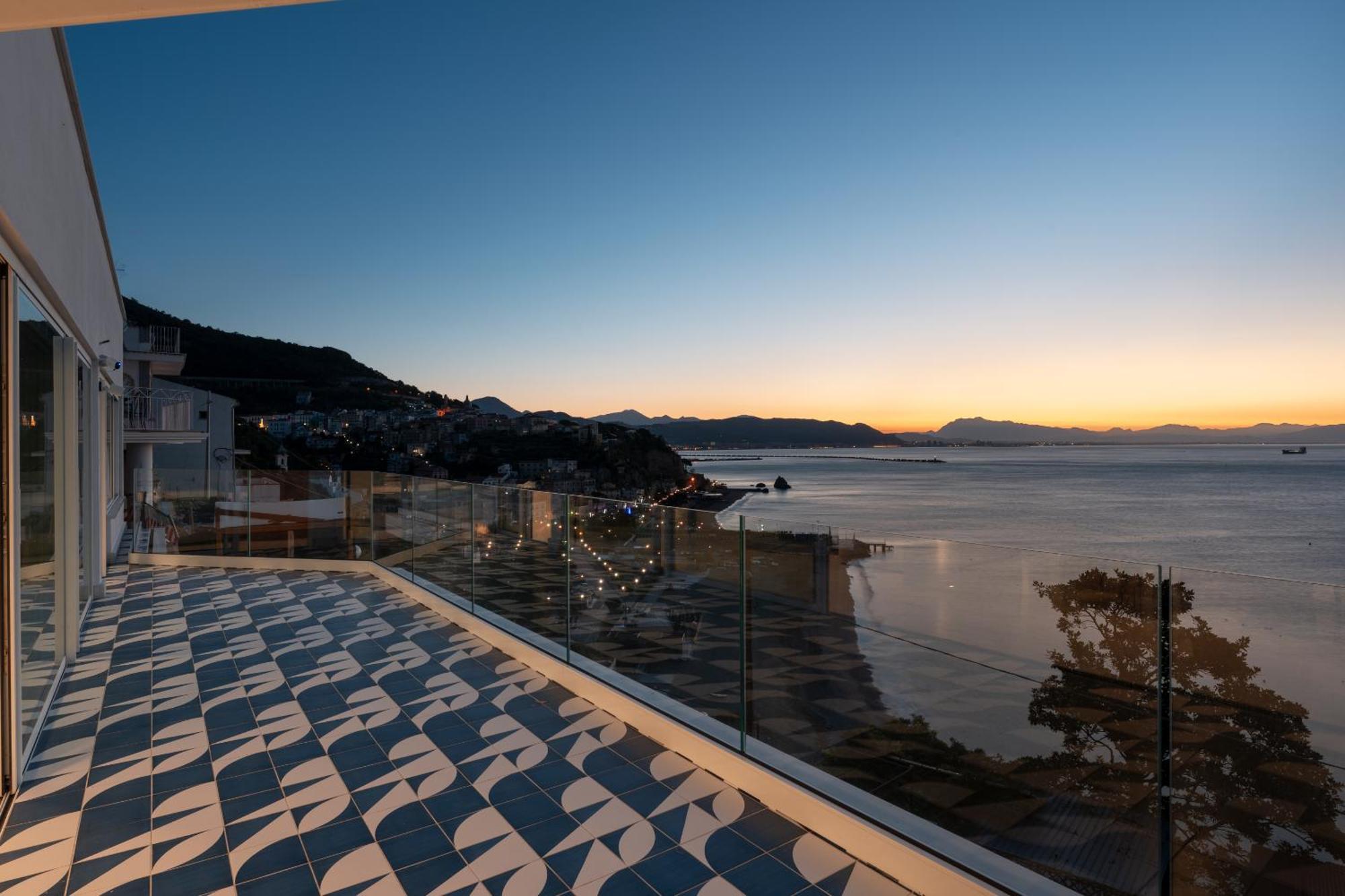 Laguna Blu - Resort Villa Overlooking The Sea On The Amalfi Coast Виетри Экстерьер фото
